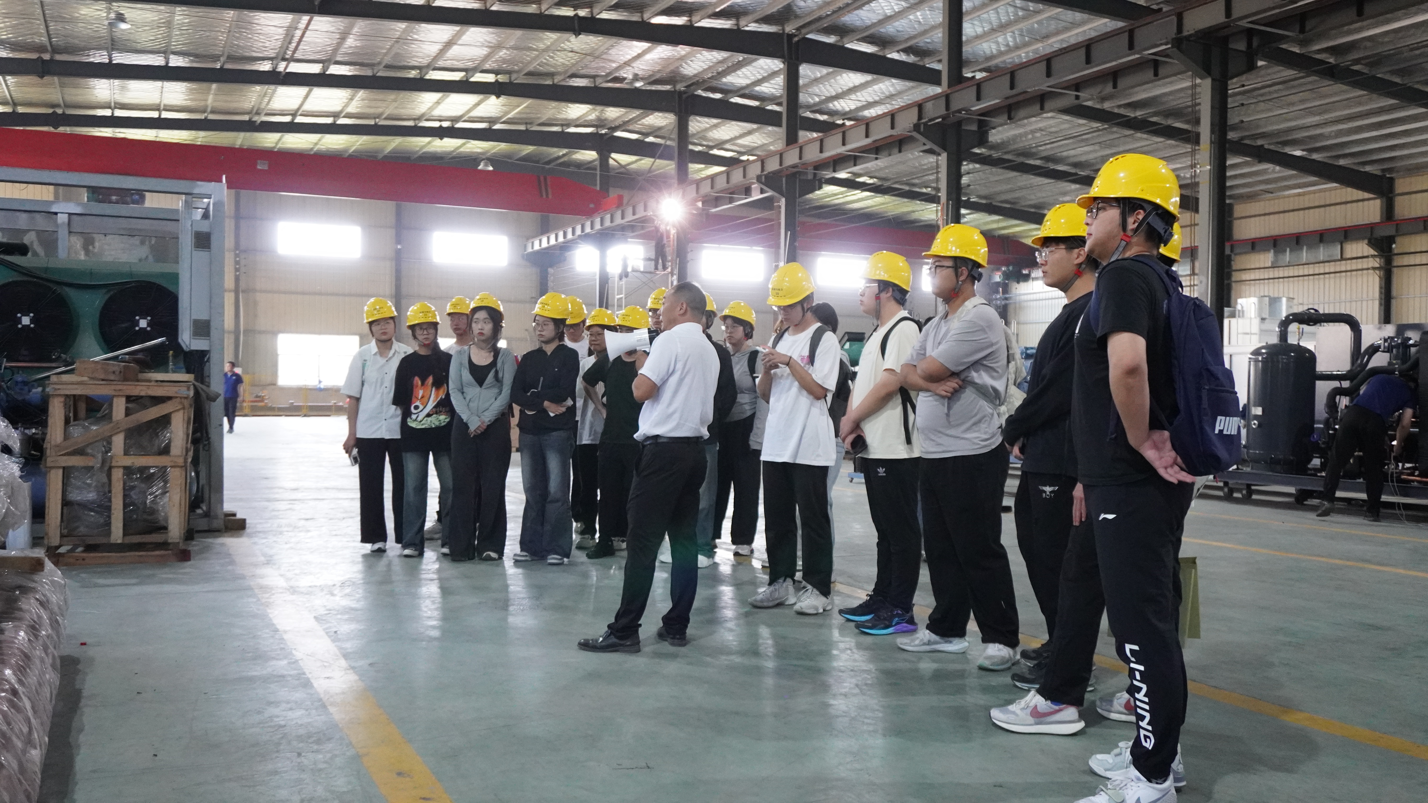 走進(jìn)企業(yè)，促進(jìn)就業(yè)——熱烈歡迎礦大“小黃帽”！